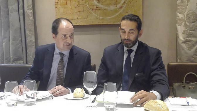 Francisco Lapuerta Caballlero, director comercial de la división de retail de Toshiba España, y Miguel Sarwat, director de marketing de Toshiba TEC España