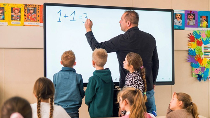 i3CONNECT pantalla aula